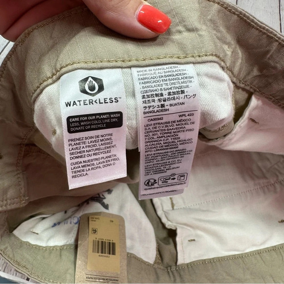 NWT levi's carrier cargo shorts sz 40 - Picture 5 of 9